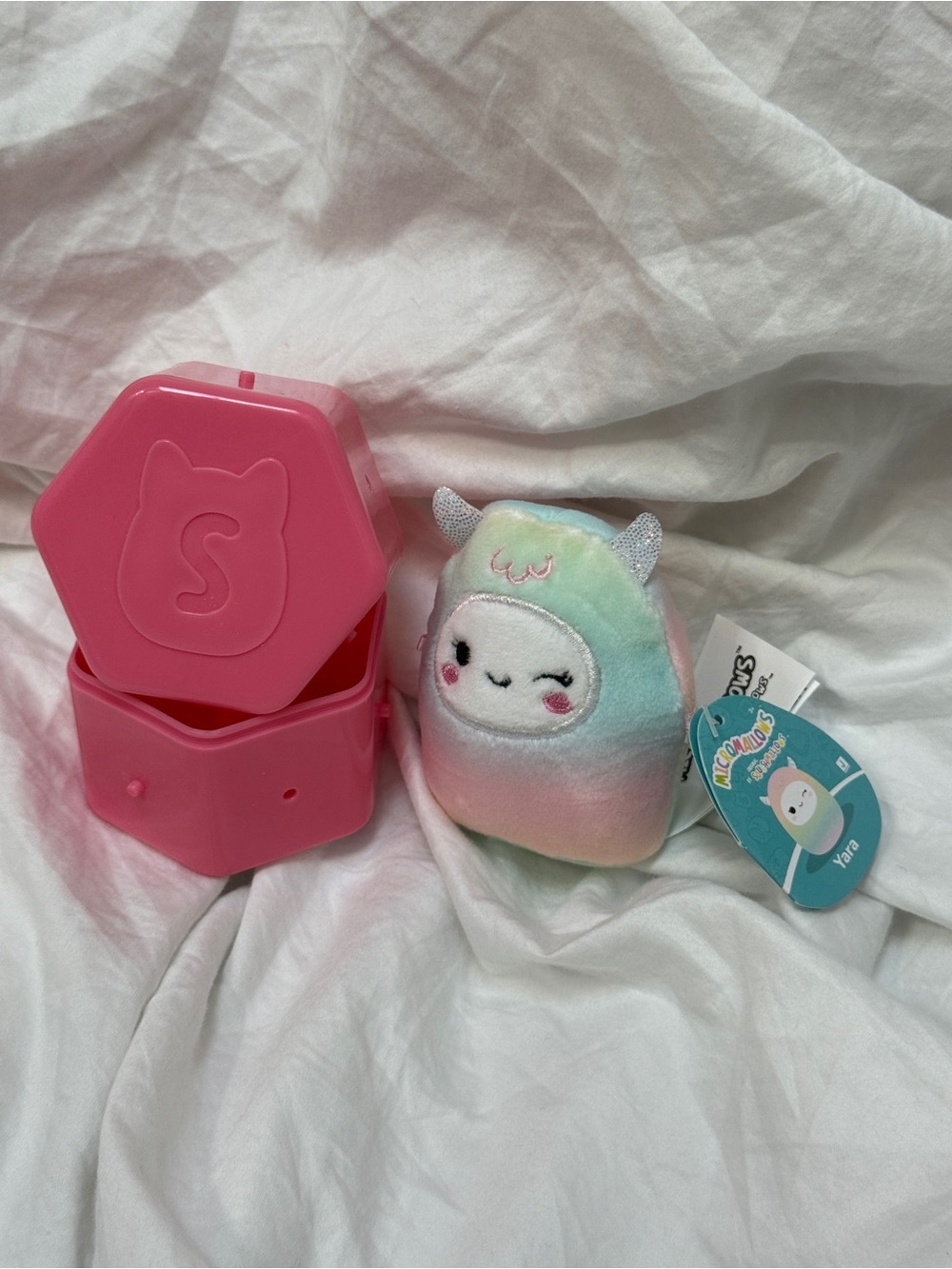 Squishmallows Micromallows Yara the Rainbow Yeti